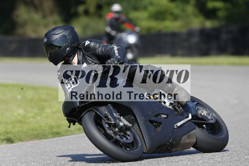 /44 09.08.2025 Plüss Moto Sport ADR/Freies Fahren/550